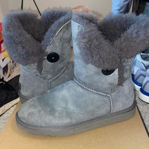 Women’s grey Ugg’s size 9!